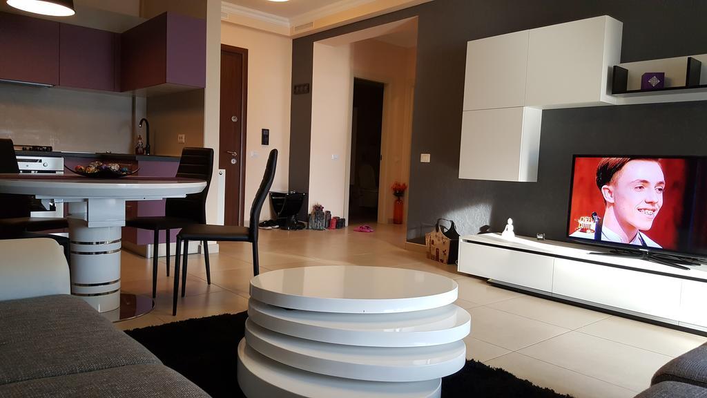 Solid House * Mamaia
